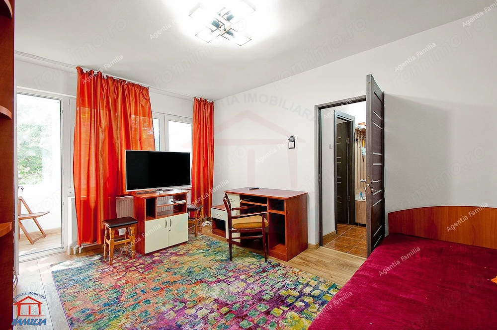 De vanzare apartament 2 camere Centru, etaj 3