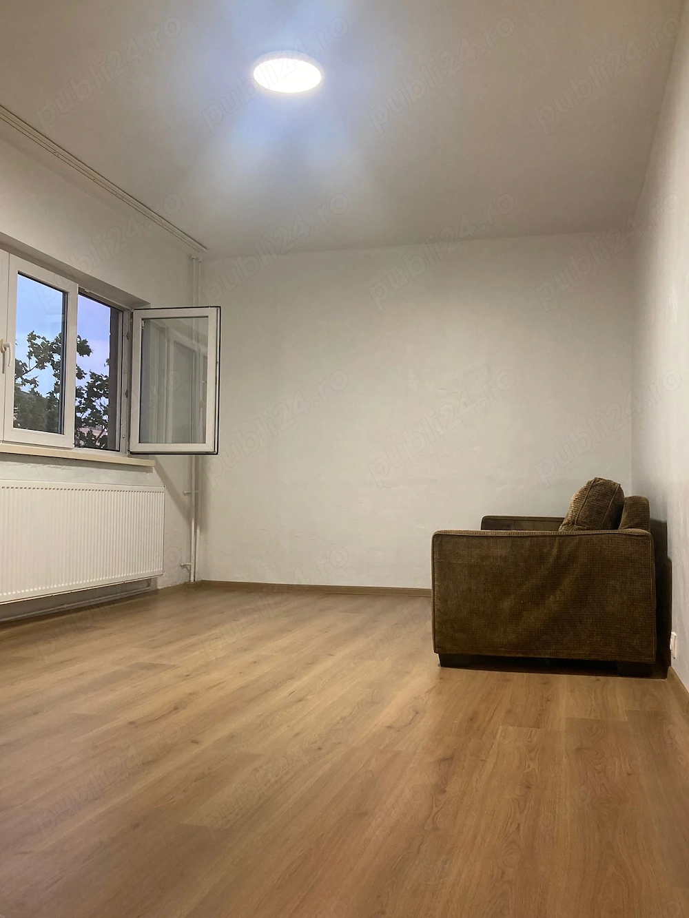 Apartament cu 2 camere decomandat Strada Silistra cu boxa,centrala si aer conditionat