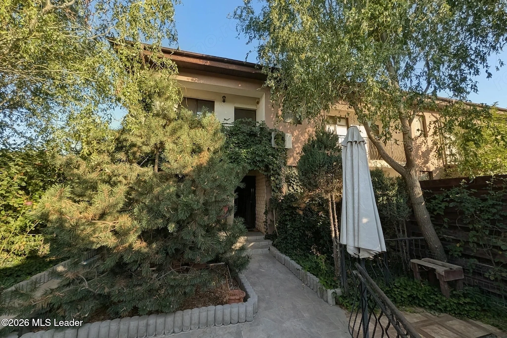 Padurea Cernica - Casa P+1+Pod Inalt, Lot pe Colt 250 Mp, Mobilata