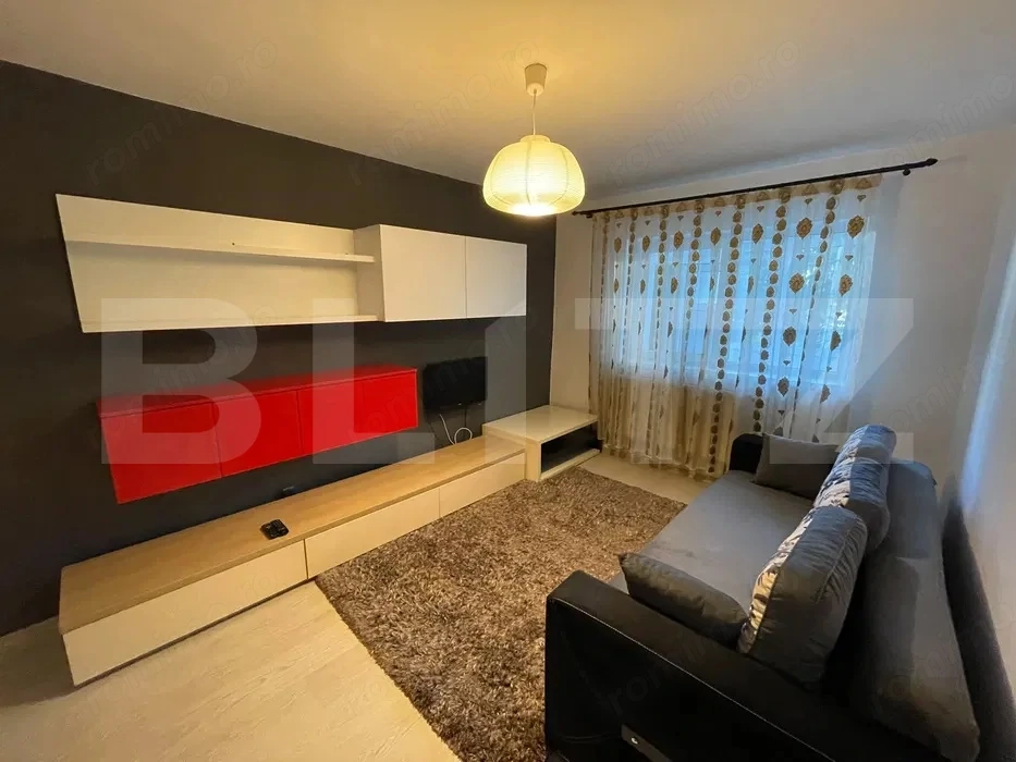 Apartament 2 camere, decomandat, modern, zona: Primaverii 