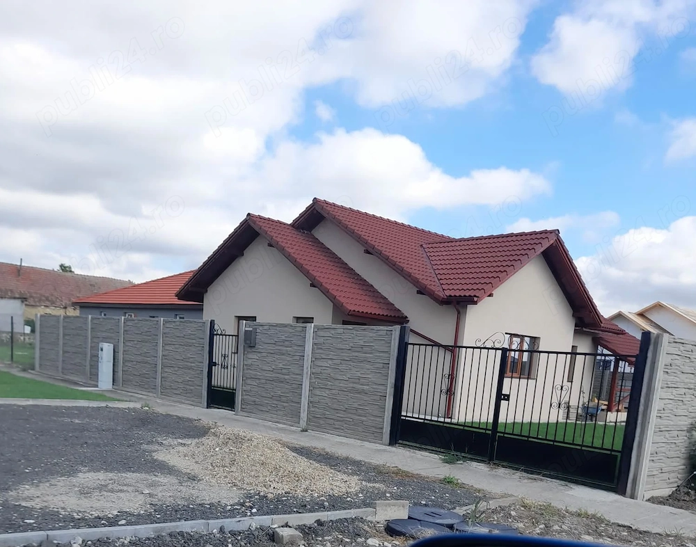 Casă modernă de vânzare în Sânmihaiu German