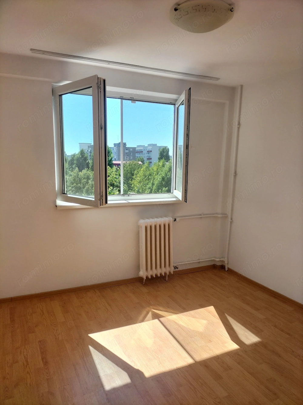 Apartament 2 camere. Decomandat. Brancoveanu.