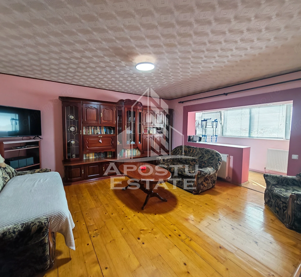 Apartament 2 camere de vanzare, etaj intermediar, centrala, Bucovina