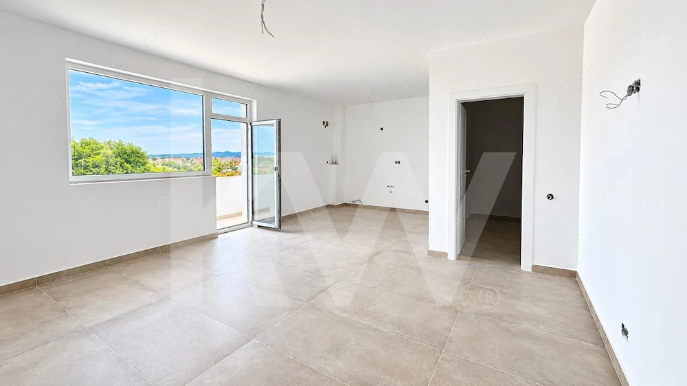 Apartament cu 3 camere și 2 băi, plus balcon