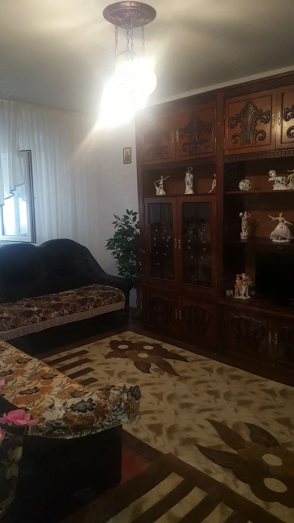 3 cam cof unu decomandat Zona Girocului aproape de Spital Judetean Complex