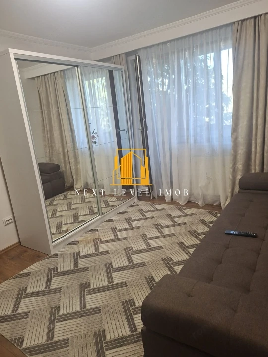 Apartament 3 camere Craiovei - etaj 2