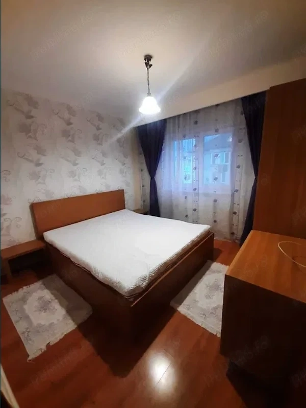 De inchiriat apartament 3 camere pe Calea Martirilor