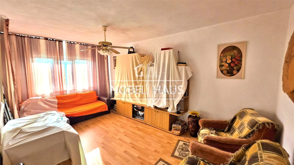 Apartament 3 camere, decomandat, etajul 4, zona Gura Leului