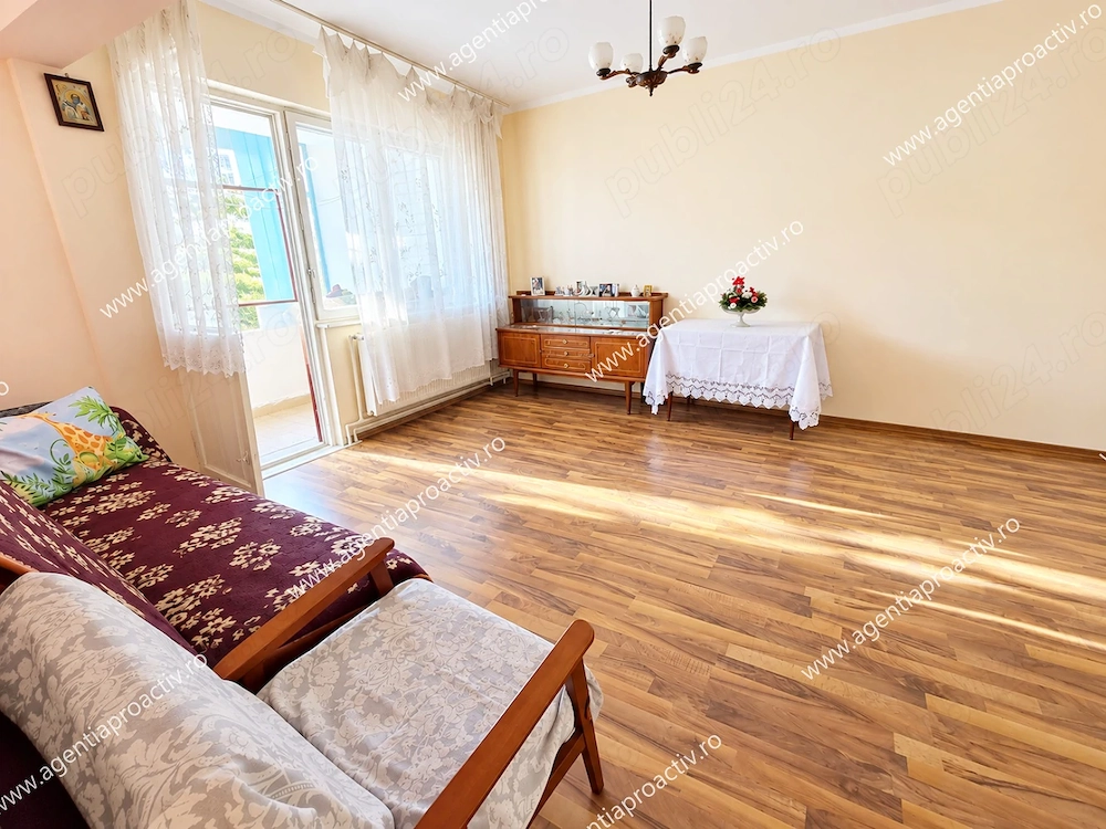Apartament cu 4 camere decomandate, Micro 39B, etajul 1, 2 băi și 2 balcoane