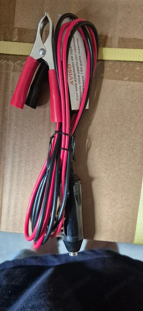 Vand cabluri auto diferite modele pentru baterie si bricheta