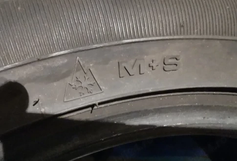 215/50/17 made in Slovenia stare buna si 4 vara aceasi dimensiune. Stare foarte buna.