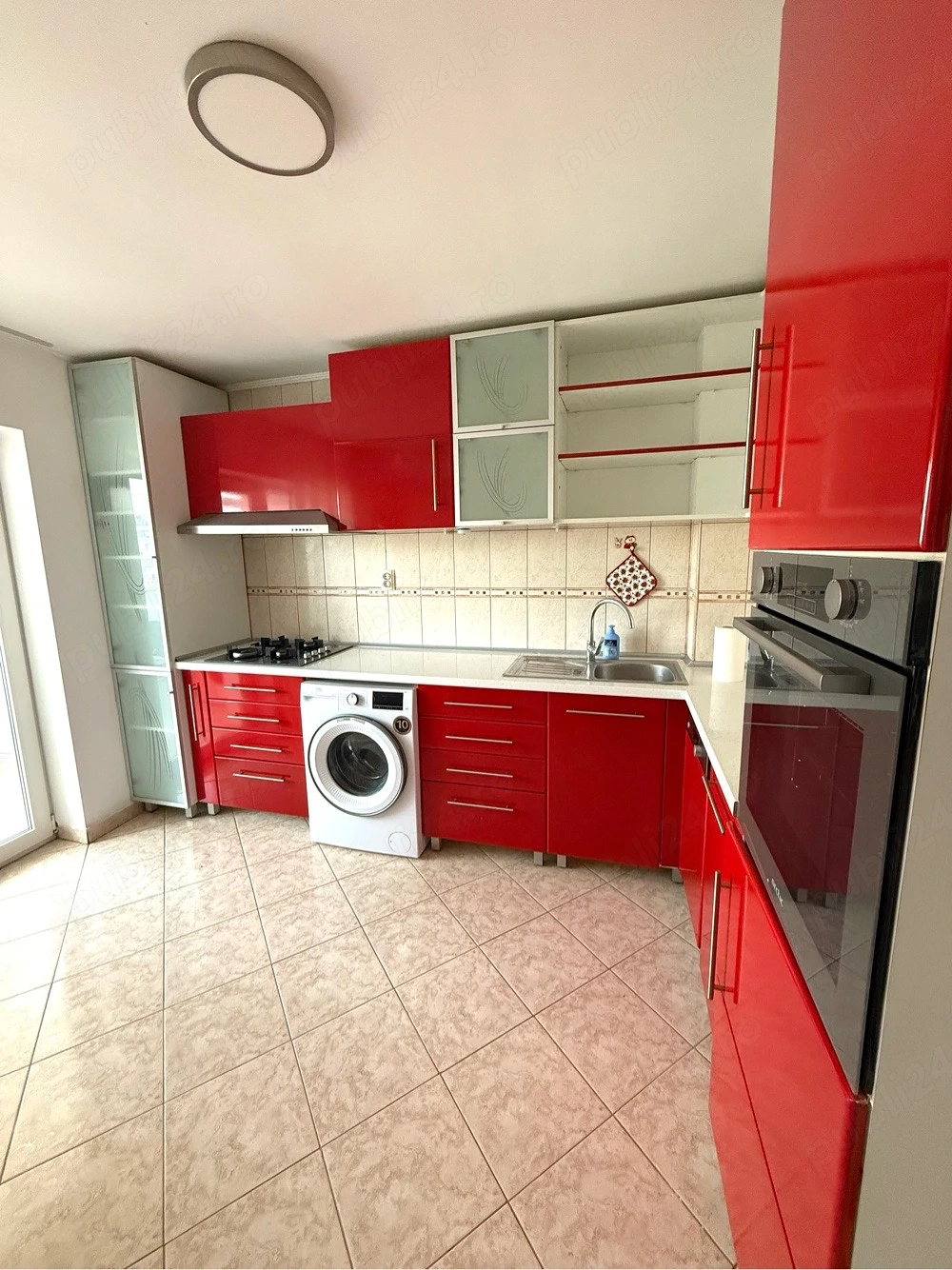 inchiriez apartament ultracentral + 2 balcoane inchise 
