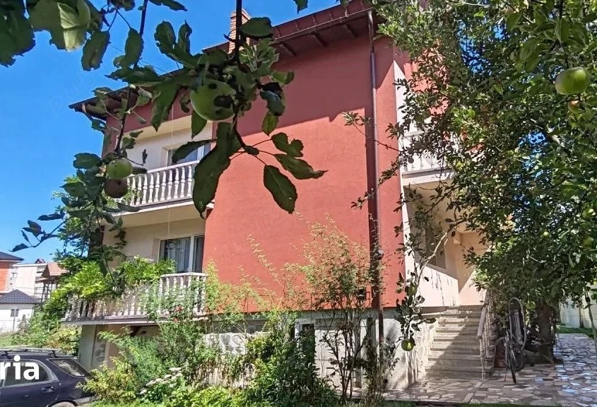 Schimb Vand vila cu piscina langa Manastirea Curtea de Arges