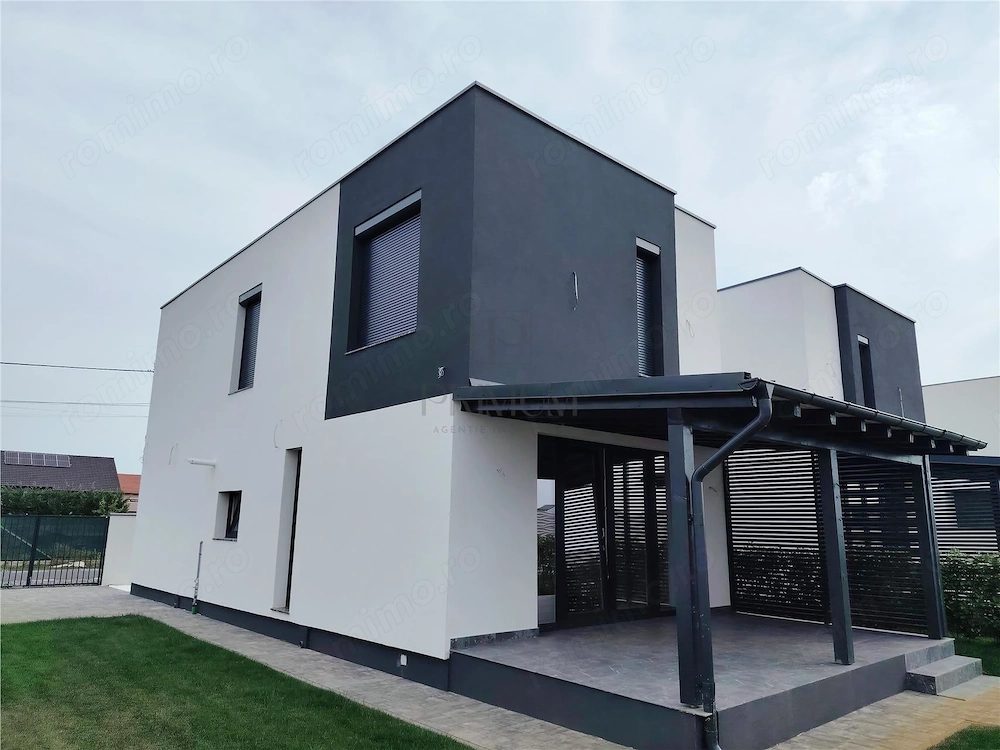DUPLEX MODERN - ZONA CENTRALA - SEPARAT PRIN BAIE - GAZON SI SISTEM DE IRIGARE