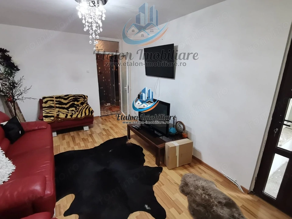 Apartament P+1, 4 camere, 2 bai, 3 balcoane, Zona Centrala Piatra Neamt