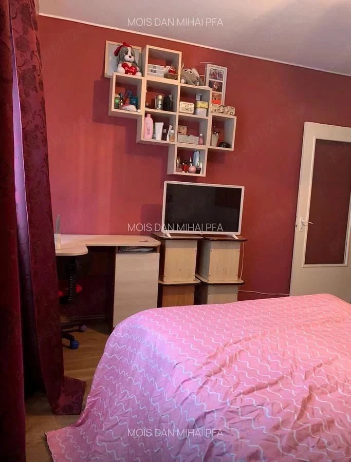Inchiriez camera la apartament zona Terezian  Daliei