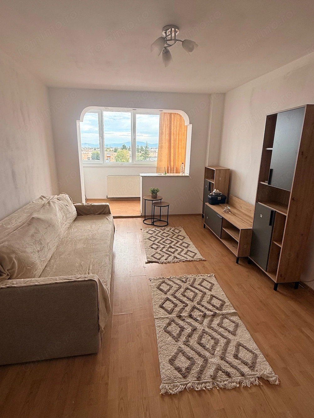 Închiriez apartament cu 2 camere zona Vlahuță