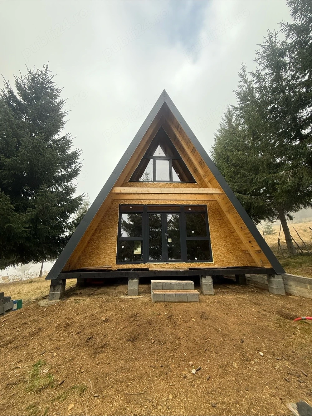 Vand cabana sau casa de locuit 