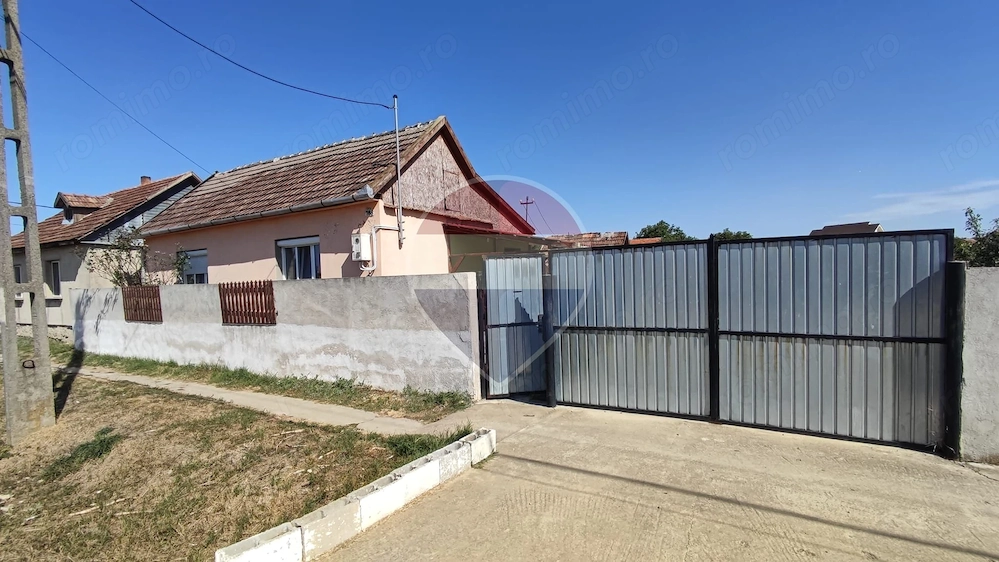 Casă renovata cu 2 camere de vânzare 25 km de Oradea, Salard