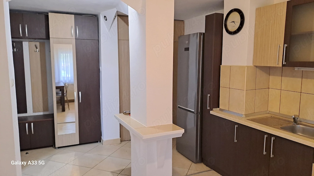Dau in chirie apartament 3 camere 