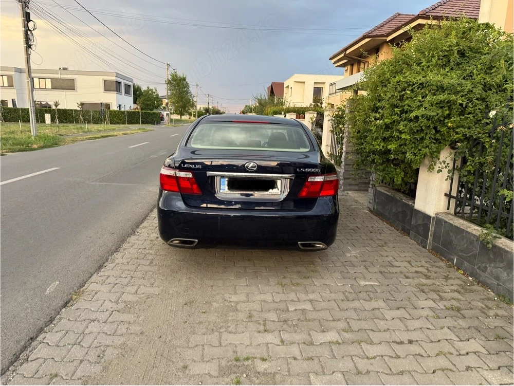 vand lexus Ls600