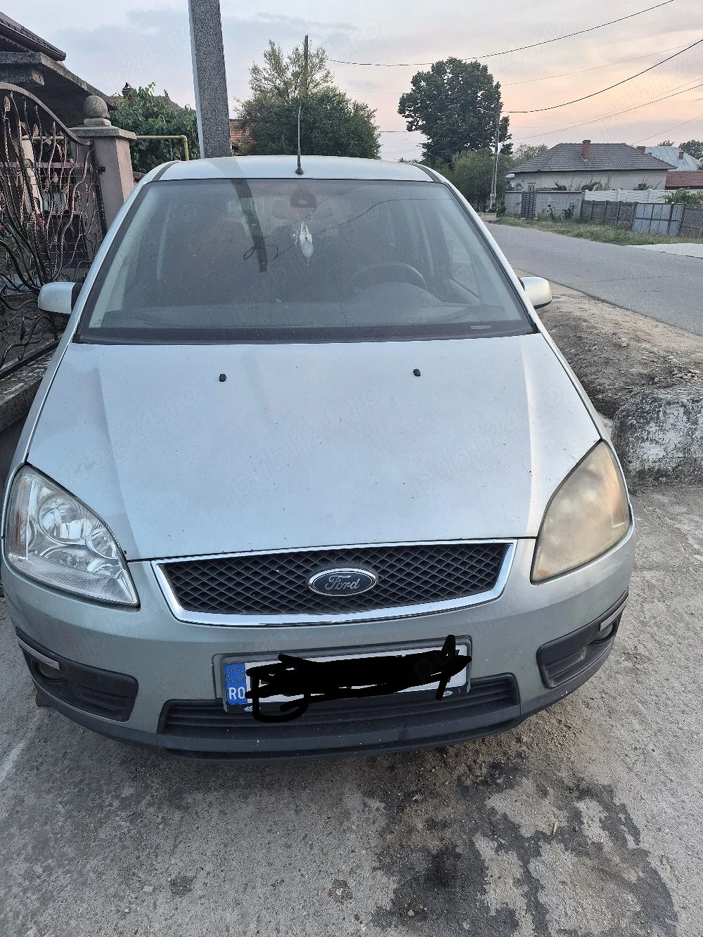 Dezmembrez Ford C Max 2004 2.0 tdci