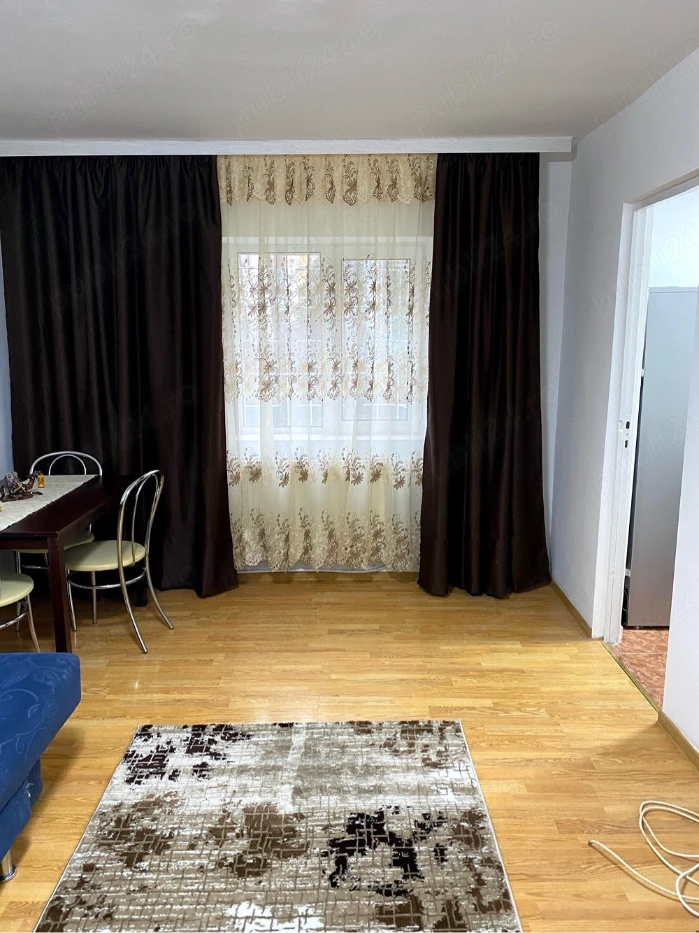 De inchiriat apartament o camera