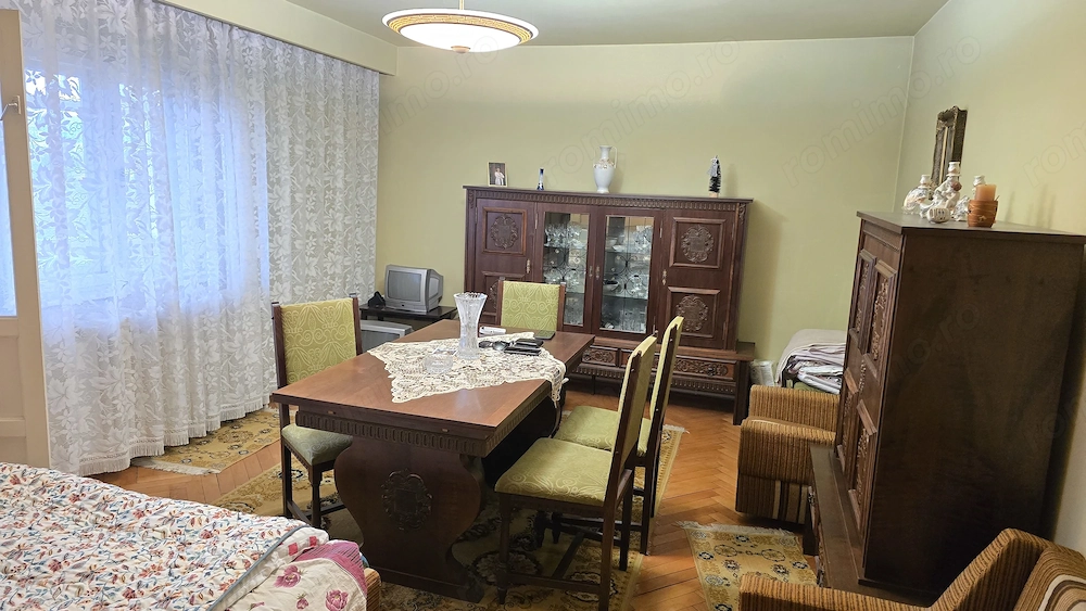 Vand apartament 3 camere dec, Deva, GARAJ, BOXA ,Imp. Traian, etaj 3 