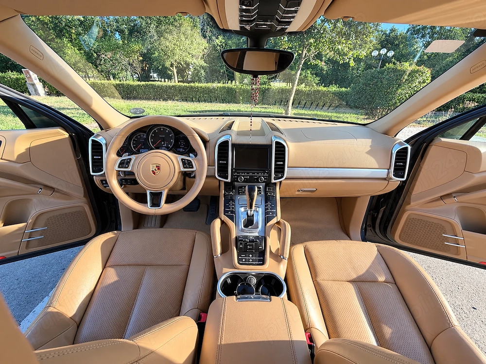 Vând Porche Cayenne 2011 