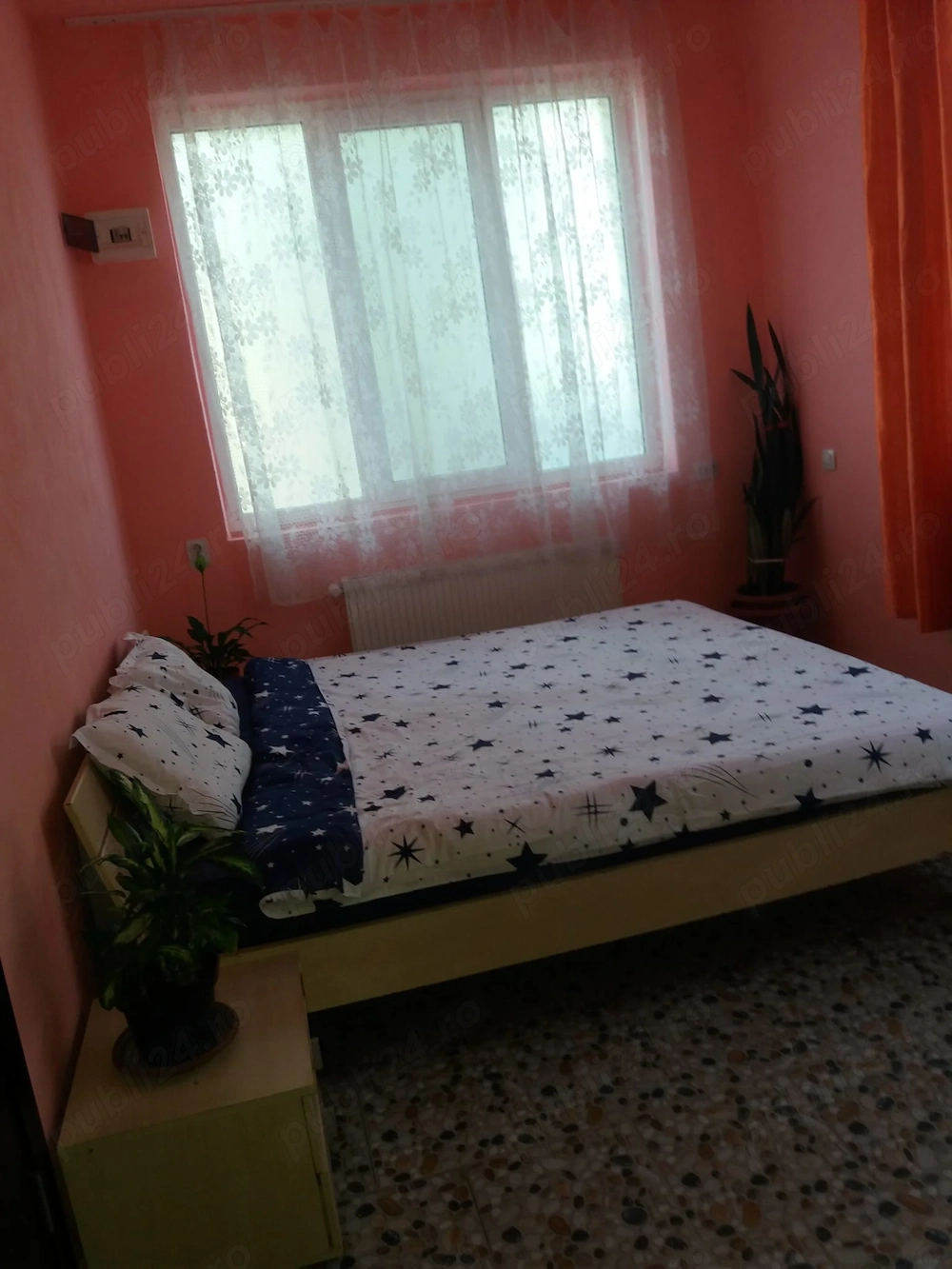 inchiriez apartament cu doua camere, doua bai in Timisoara, zona Plopi, linia E8 