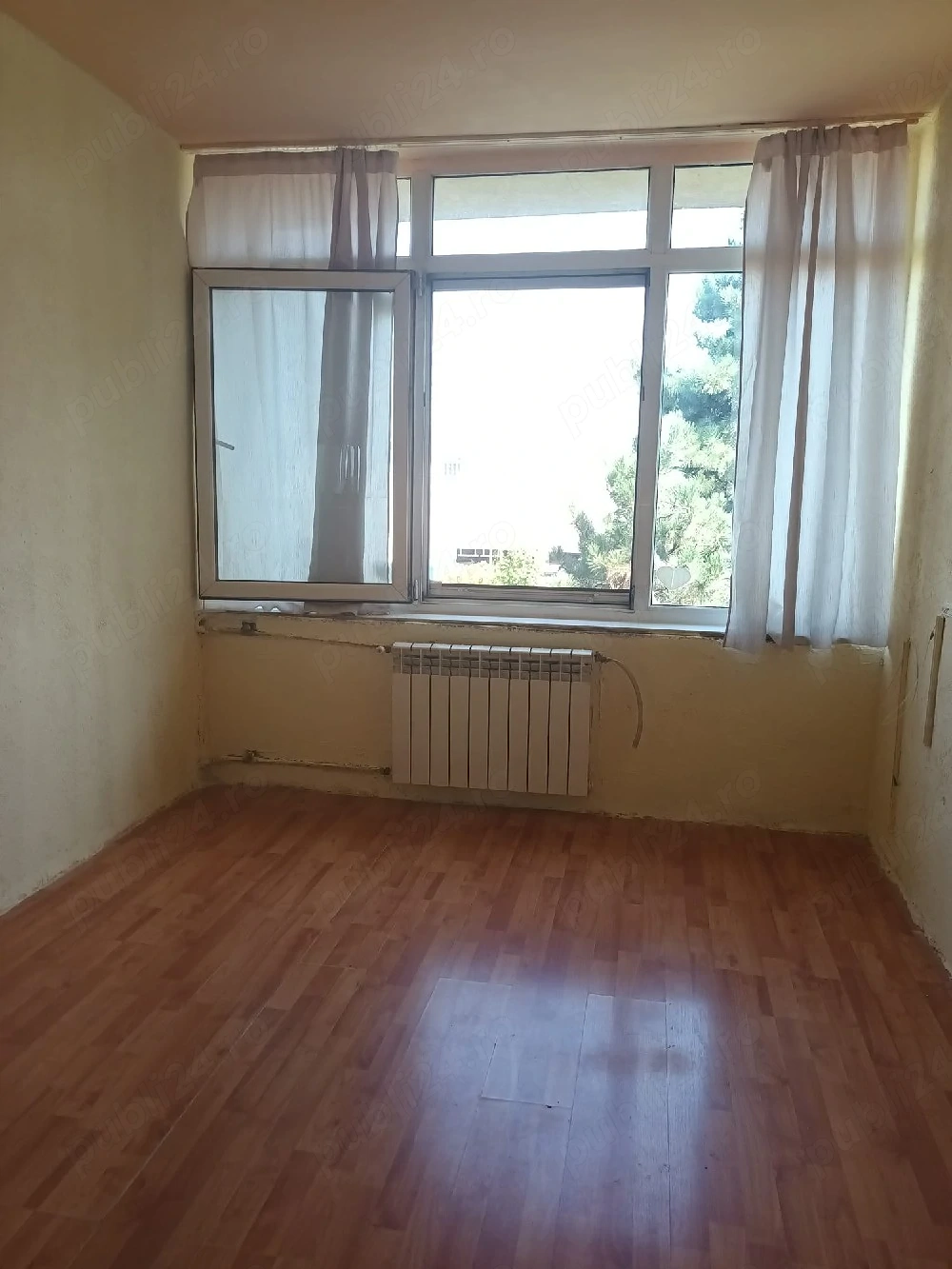 Vând cameră 12 mp.