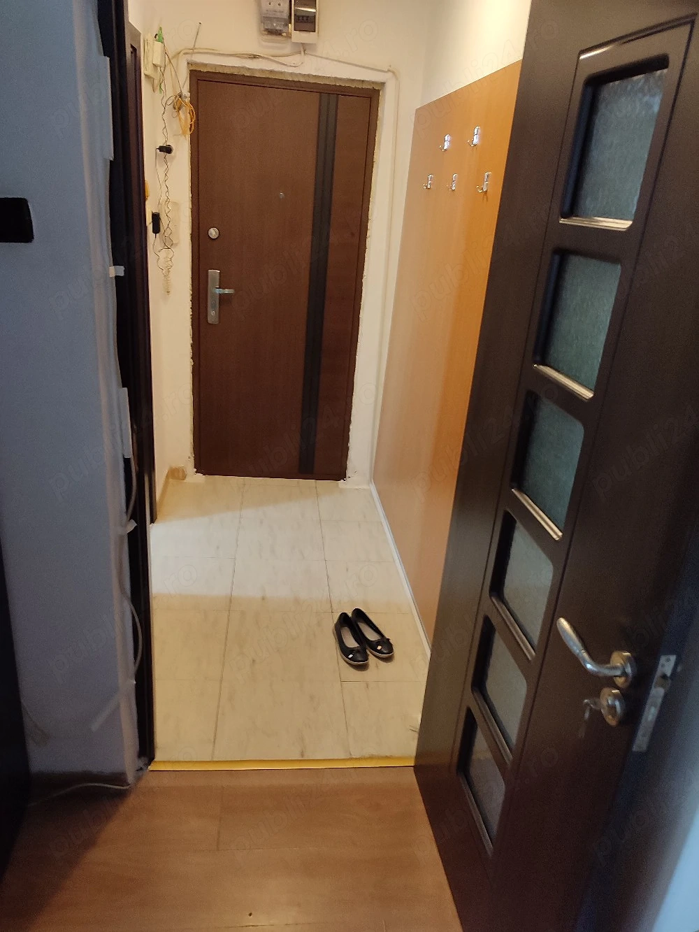 Inchiriez apartament 2 camere zona Scoala 8, Bratianu