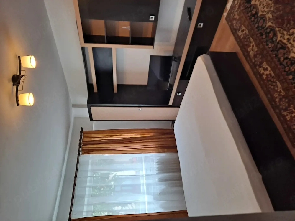 Apartament 3 camere,decomandat,2 bai, zona Siretului.