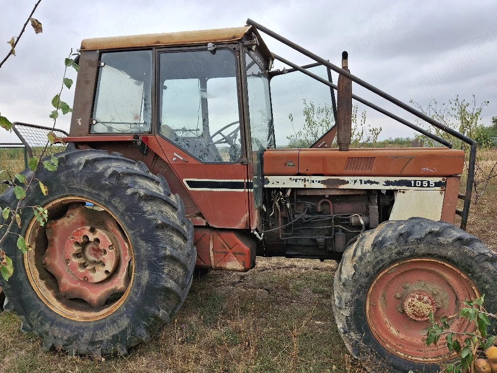  tractor International 1055, 4x4