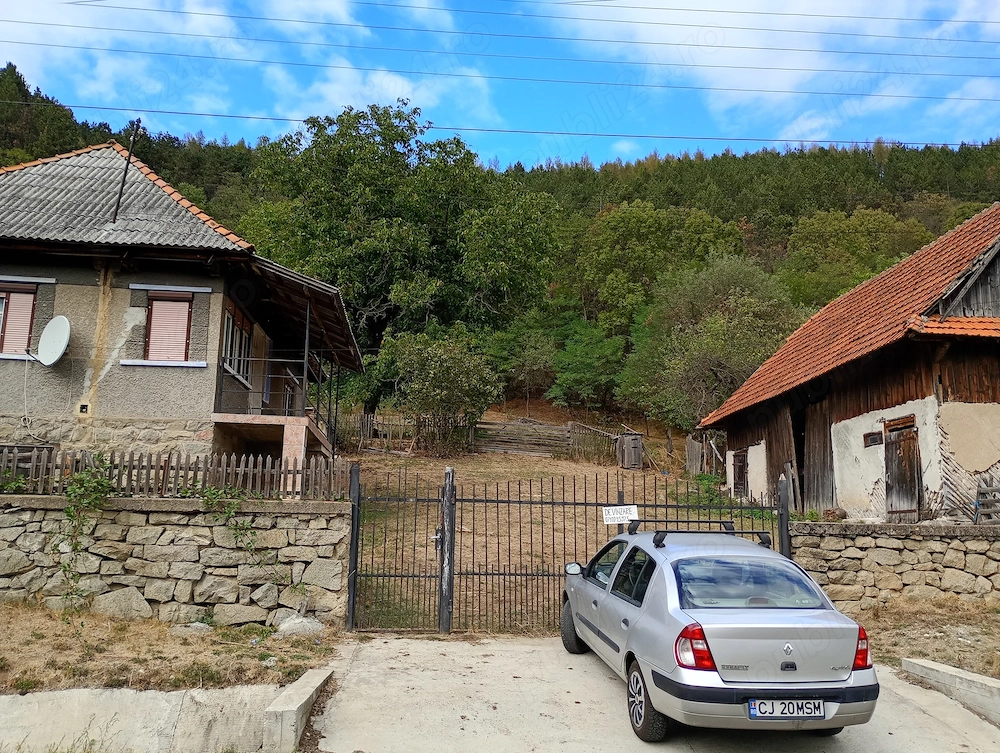 Vând casă cu gradina, sat Morlaca, comuna Poieni, judetul Cluj