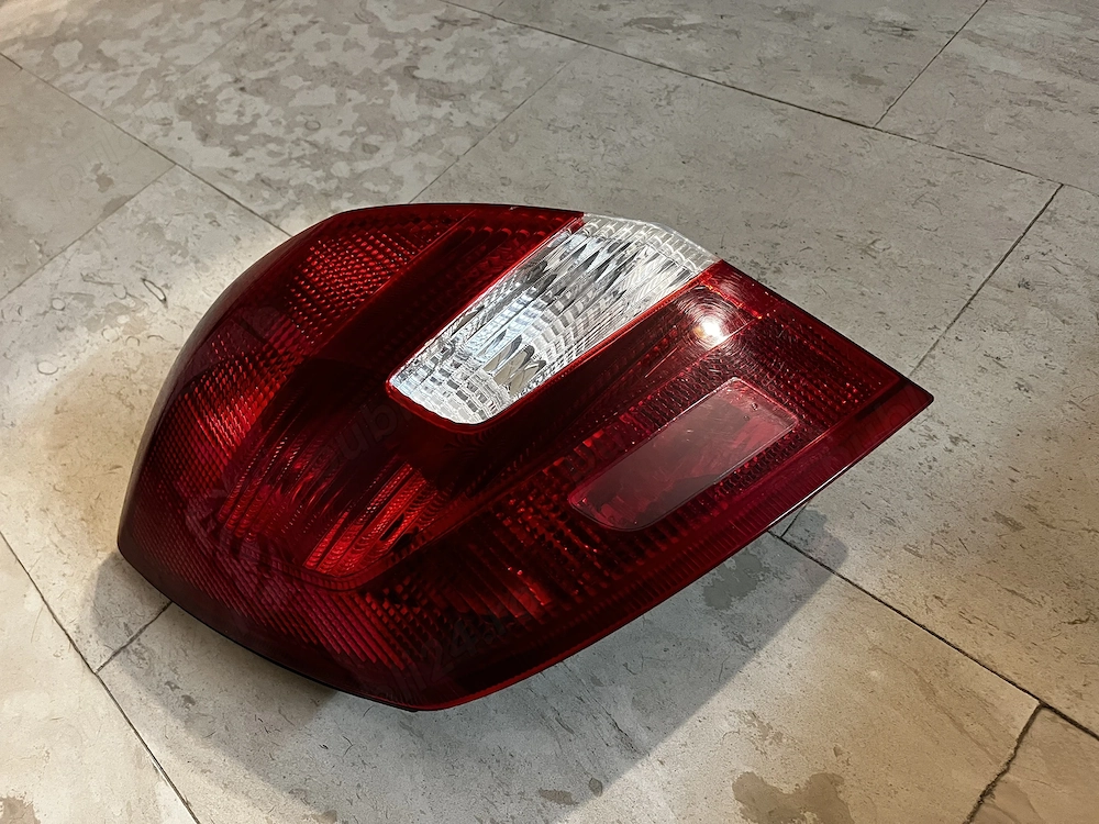 Stop spate lampă Fabia 2 
