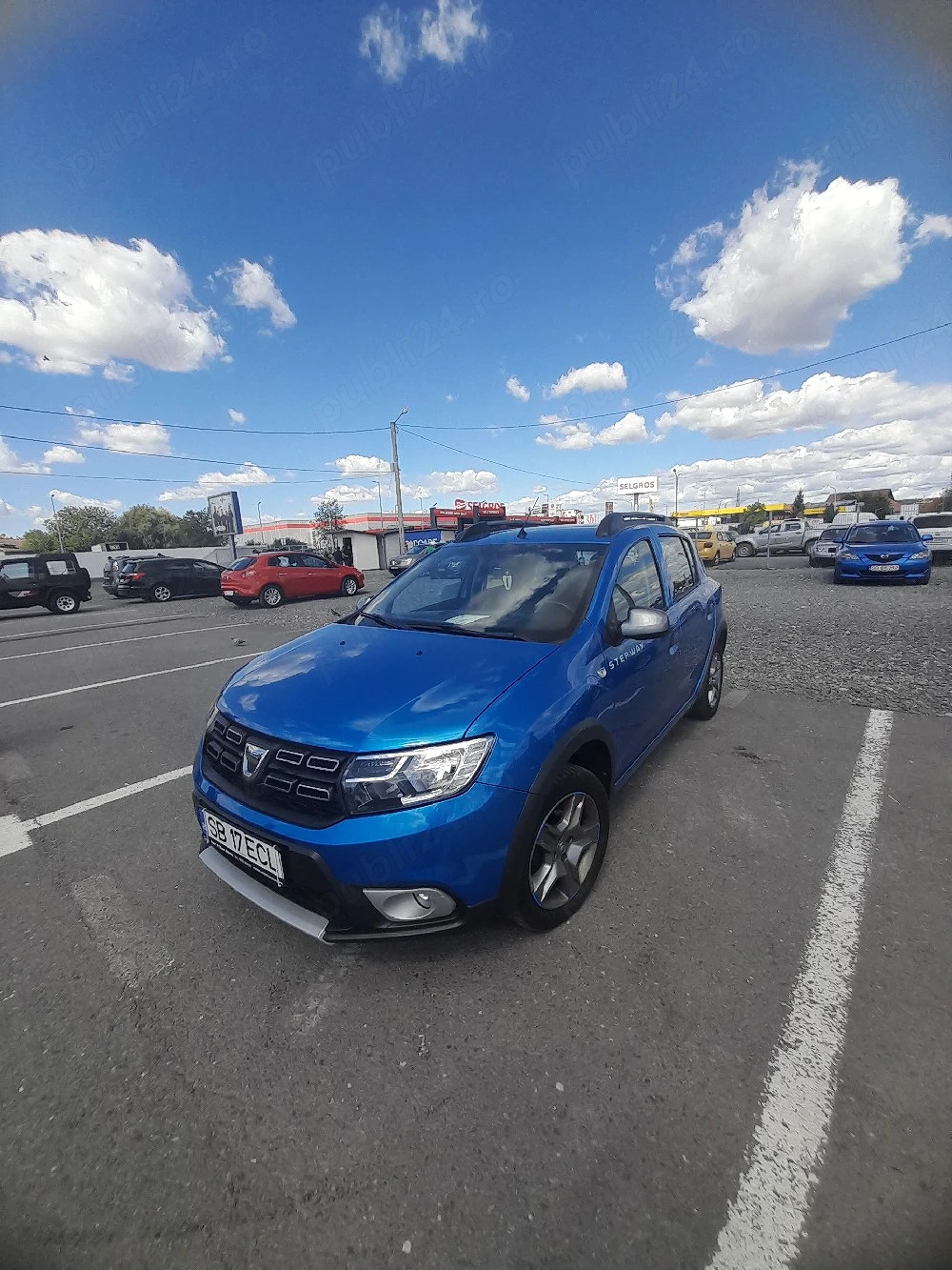 vând sandero stepwai din 2019,motor o.9 benzină si 110000km. telefon  