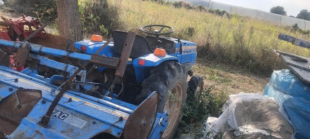 Tractoras Mitsubishi MTE 1800d 4x4 cu freza de sol 