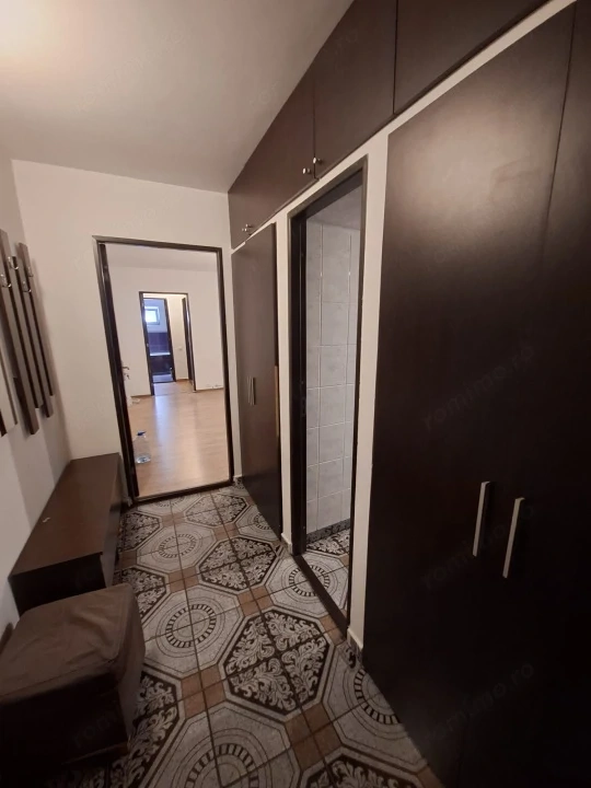 Apartament 2 camere, 54 mp, parter/4, balcon inchis, Rovine – gata de mutat!