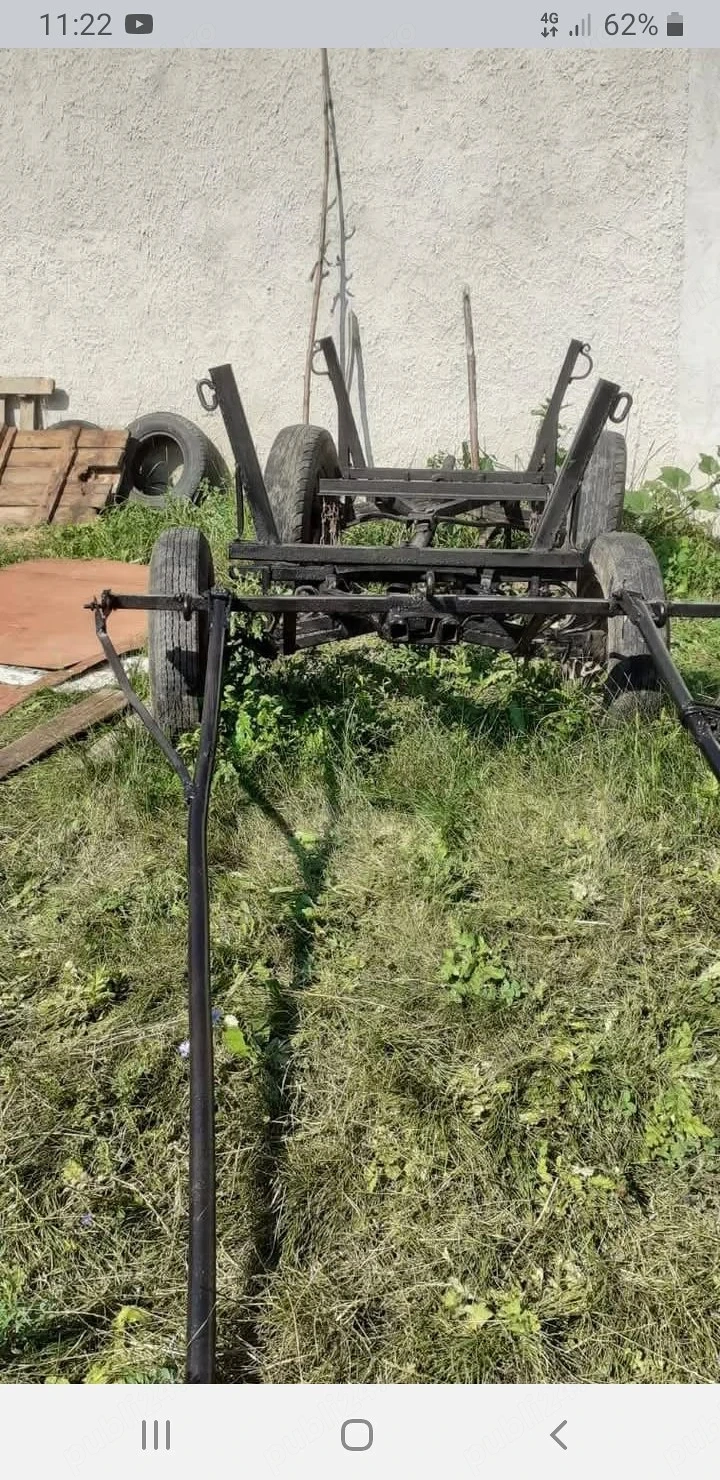 Vînd căruță de fier !