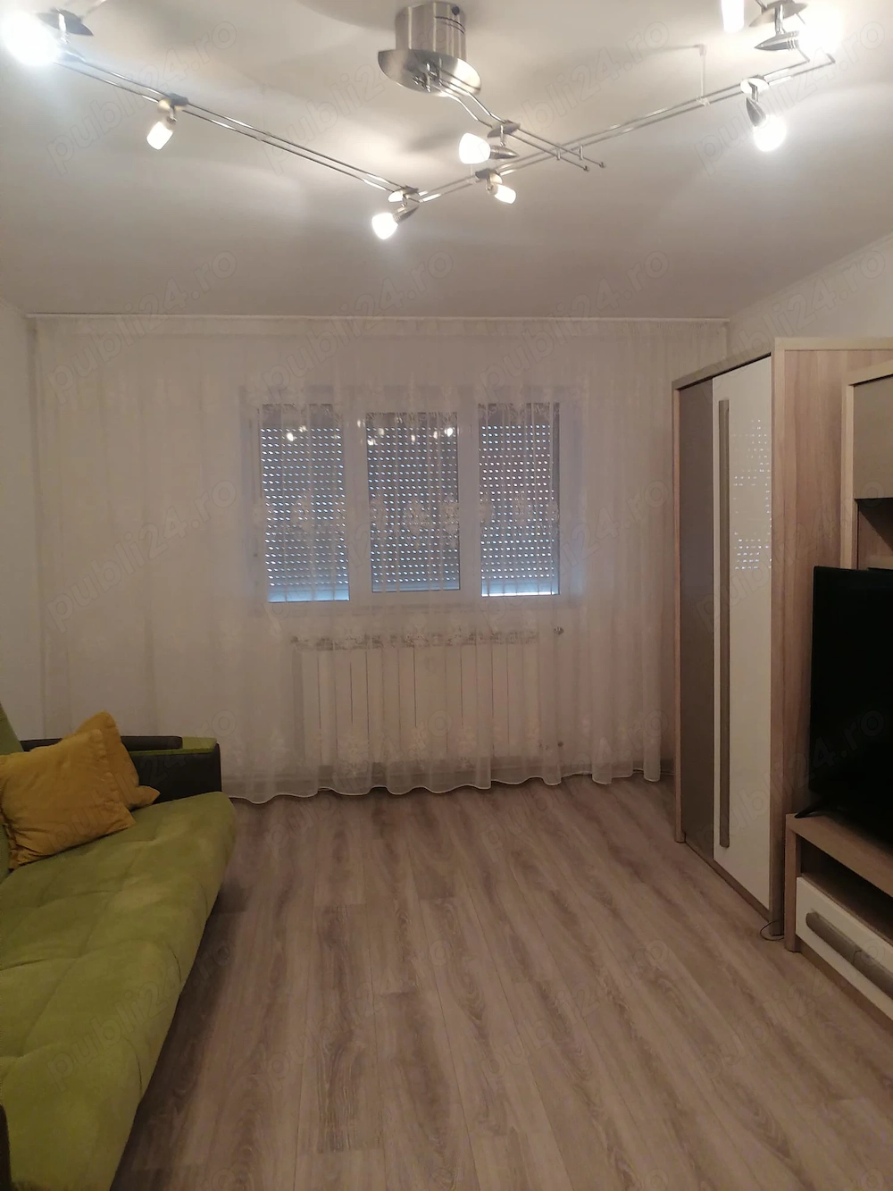 Inchiriez apartament decomandat cu 2 camere zona Kaufland(ultimul leu)
