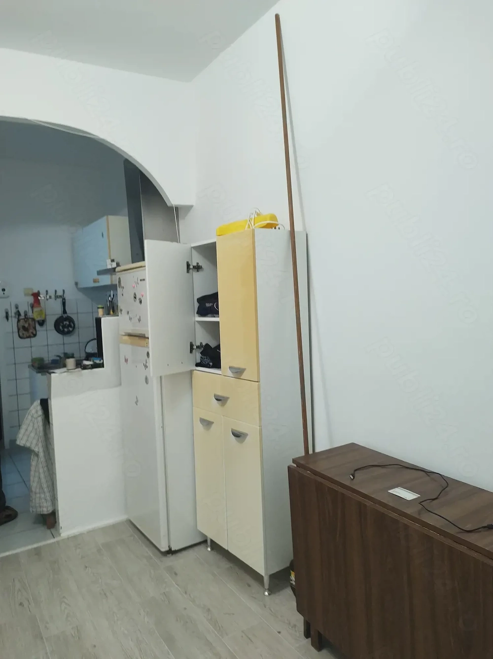 Închiriez garsoniera