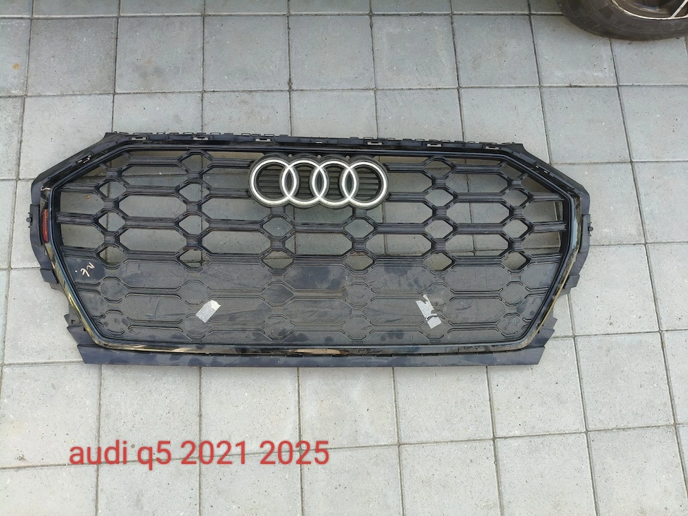 Grila bara fata Audi Q5 S line 2021-2025
