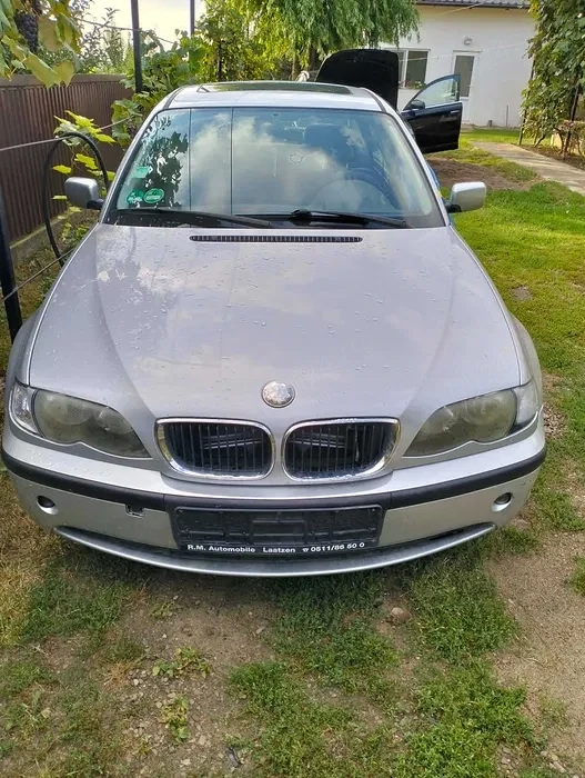 dezmembrez BMW 320 i