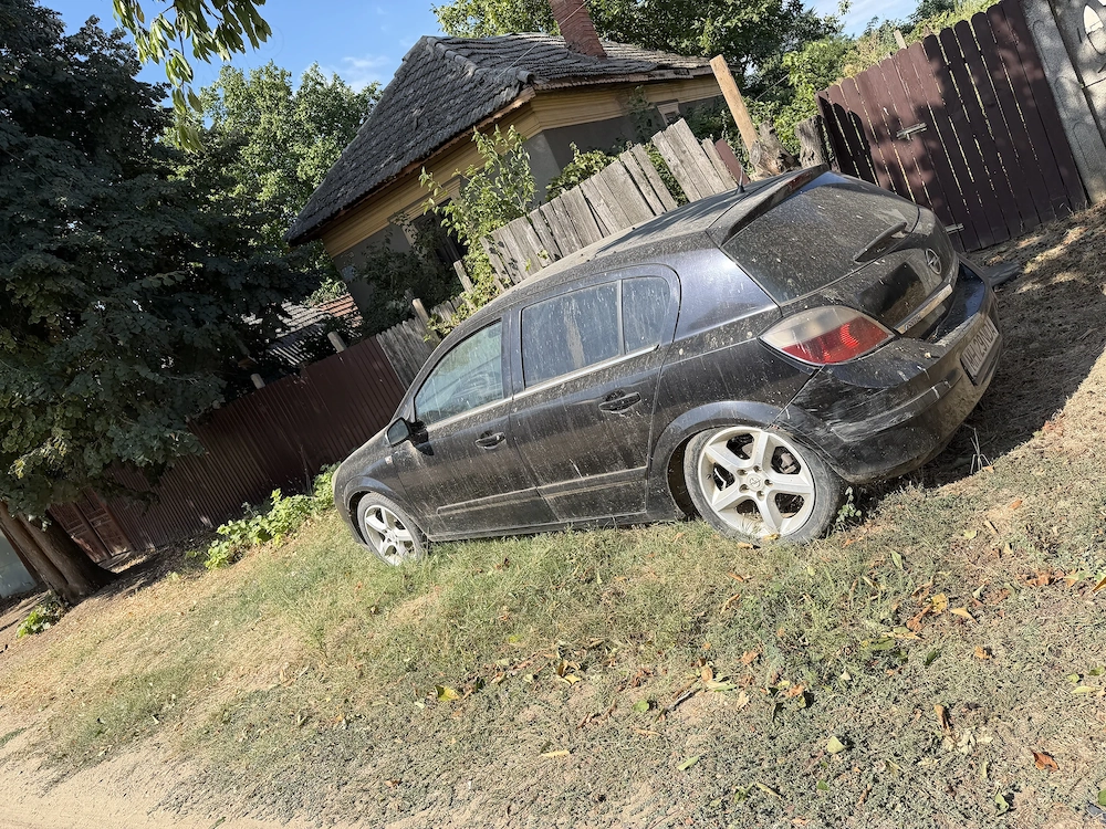 Vând Opel Astra H, motor 1.7,an 2004,caroserie hatchback.