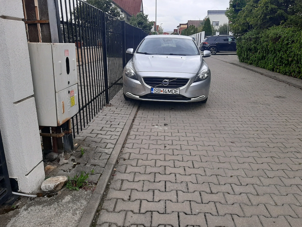 Volvo V40 an 2013 1,6 diesel