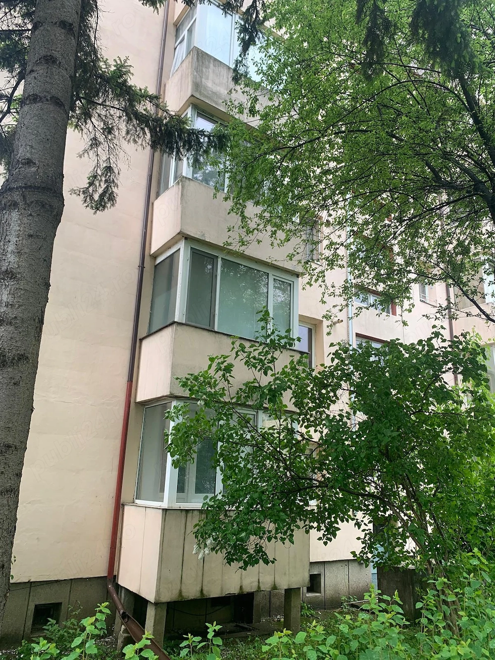 Vând apartament cu 2 camere in Brasov pe strada Alea Lăcrămioarelor. 