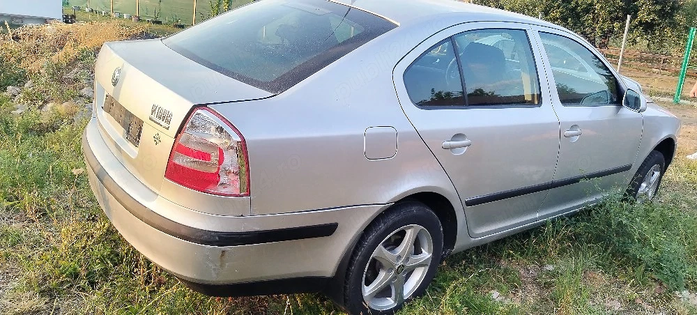 De vânzare Skoda Octavia avariată 1.6 mpi