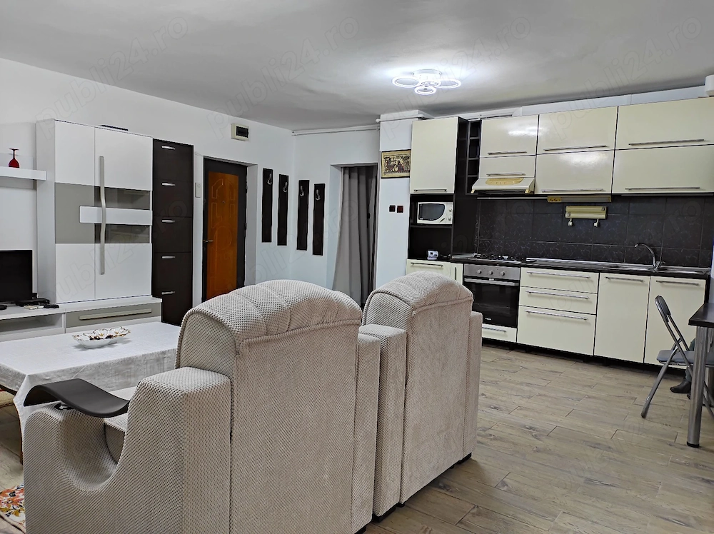 Proprietar. Închiriez apartament 2 camere ,decomandat zona gara Constanta.