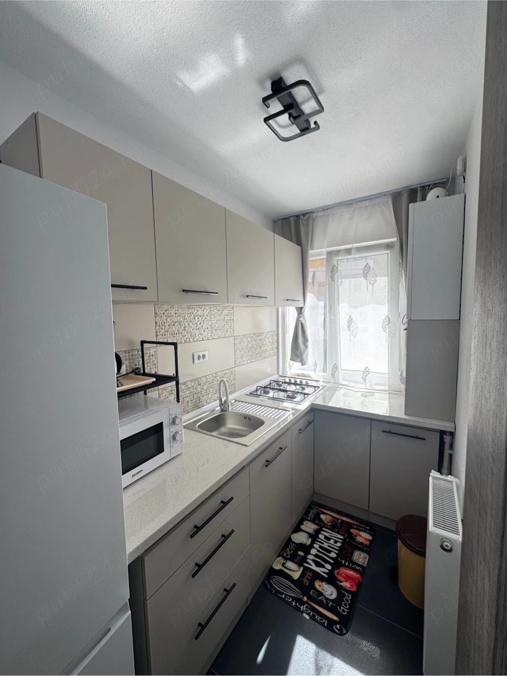 Inchiriez apartament cu 2 camere